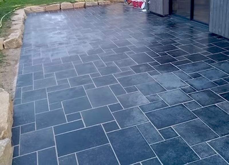 Nettoyage des extérieurs Bruxelles Habitats en Belgique : Nettoyage et traitement anti-mousse sur klinker, pierre bleue, pavé, muret, terrasse … Imperméabilisation hydrofuge klinker, pierre bleue, allée … intervention en BELGIQUE: région Flamande, Wallonne et Bruxelles….